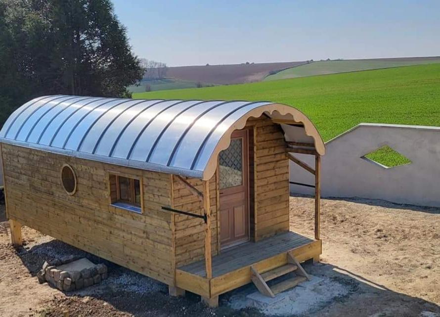 Gite De La Roulotte De L'Epine Dallon Exterior foto